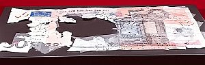 Geld zerissen 300